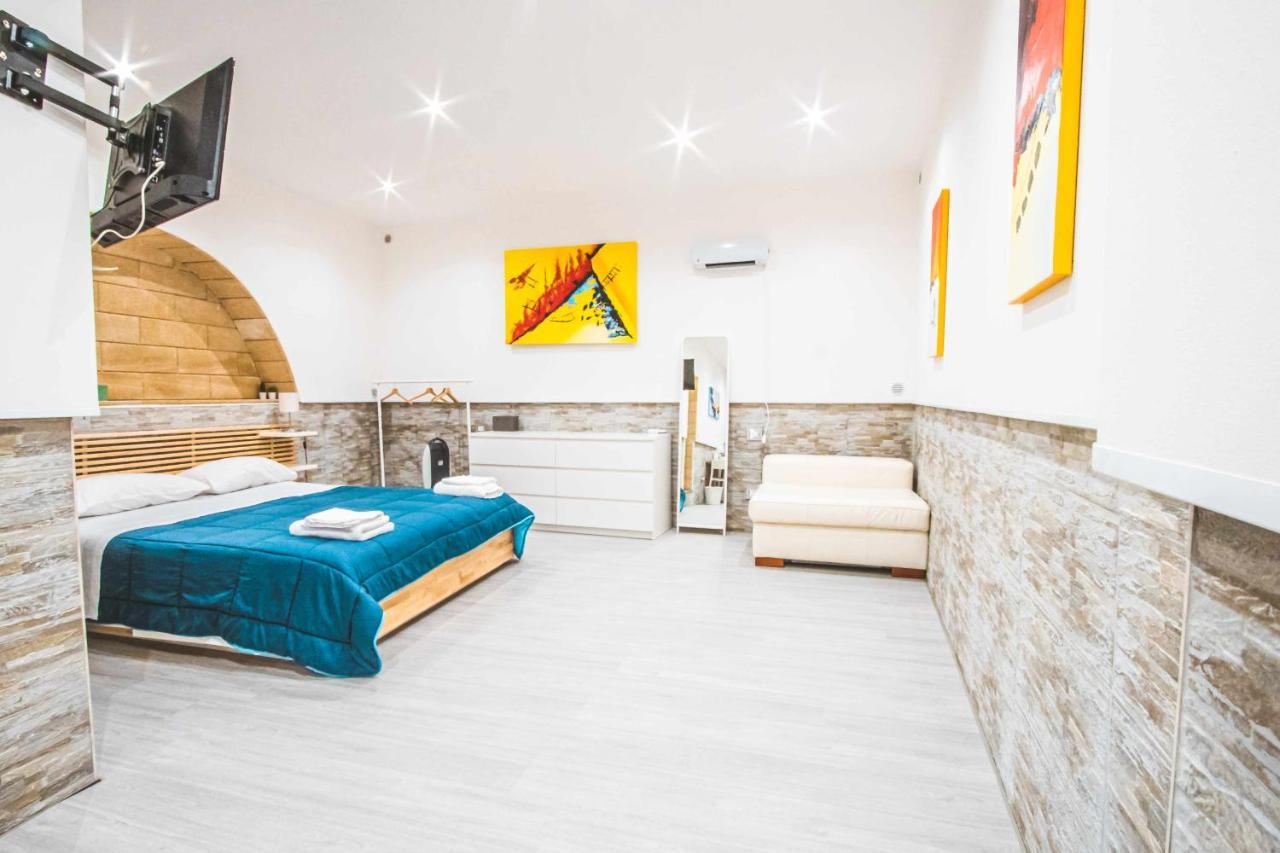 The Castle Apartment Bari Exterior photo